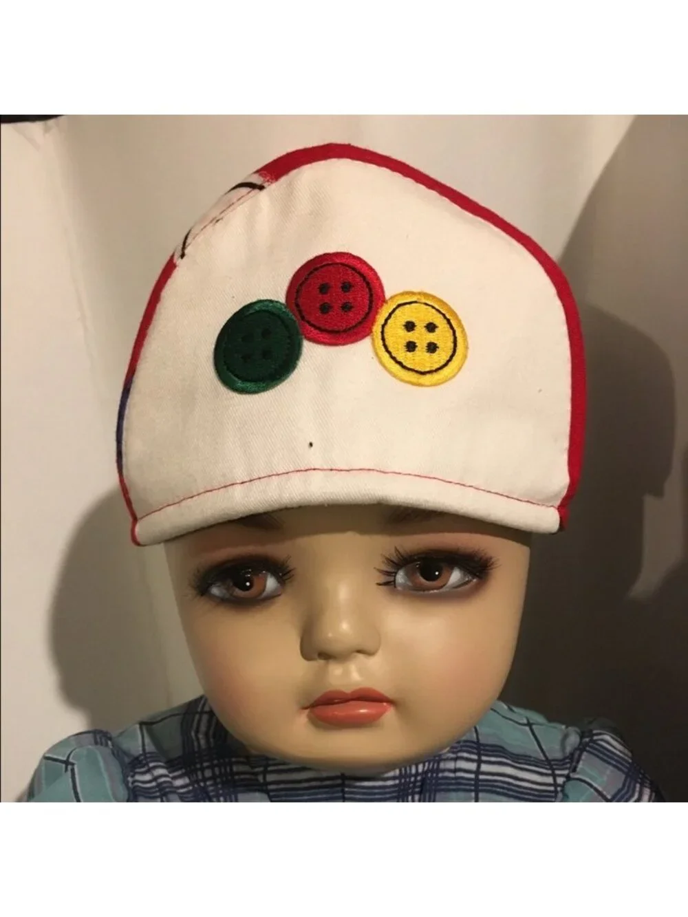 Buttons themed Hat Size 21 Infant